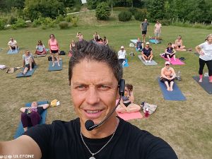 Sance de yoga adapt pour tous en plein air